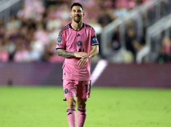 Bóng đá Quốc Tế ngày 28/3: Messi chưa muốn giải nghệ